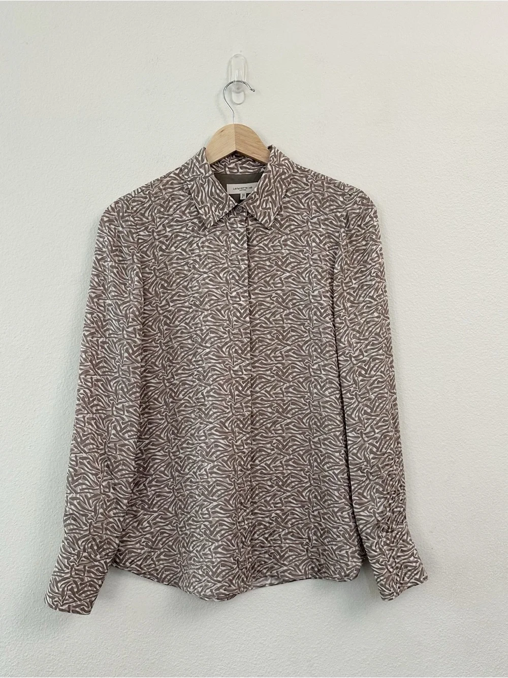 Lafayette 148 New York Printed Long Sleeve 100% Silk Button Down Top Size XS - Picture 2 of 10